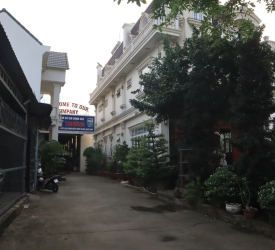 KHUÔN VIÊN TRƯỚC XƯỞNG